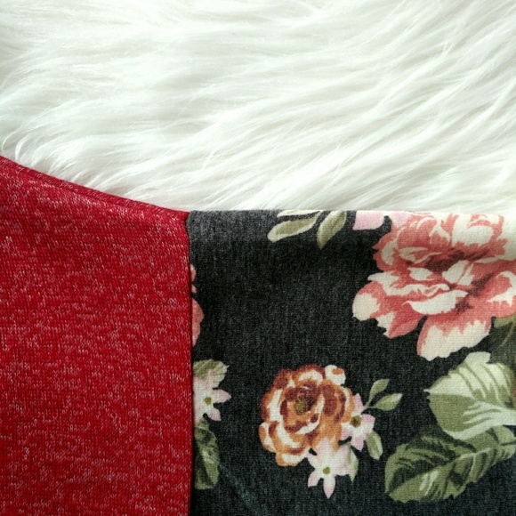 Floral Sleeve Off Shoulder Long Sleeve Top - Picture 5 of 7